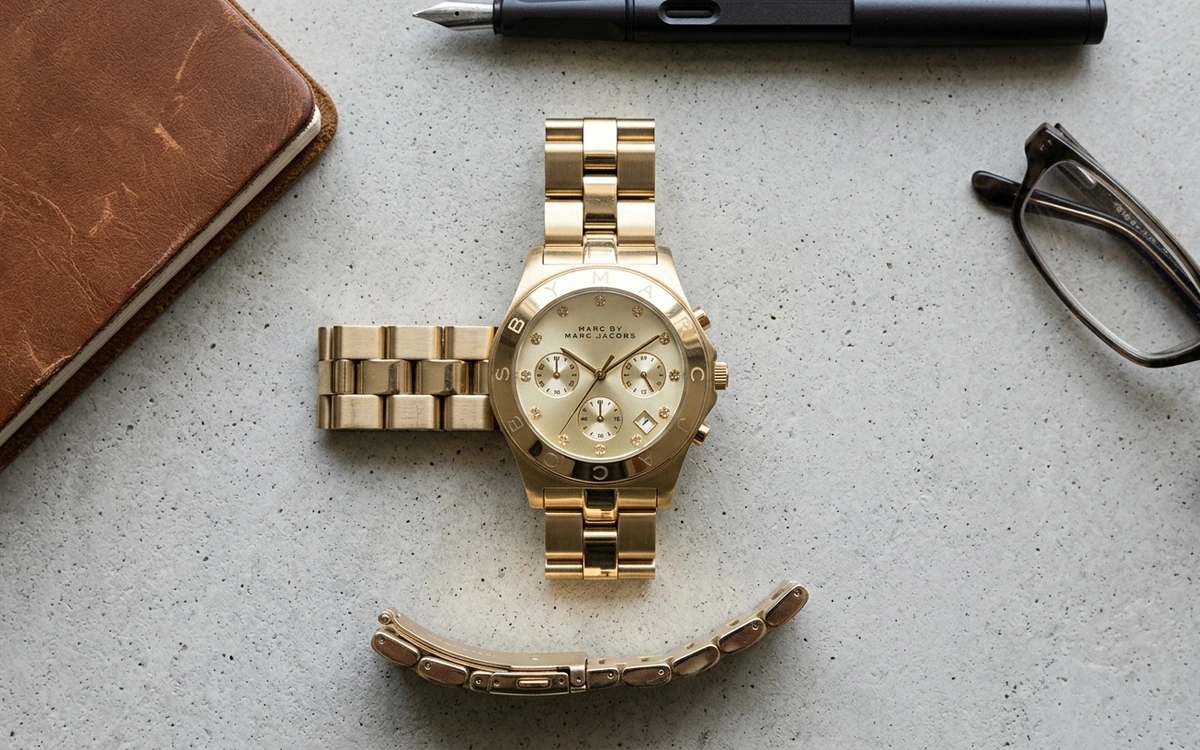 Montre automatique pas chère homme cadran noir bracelet acier inoxydable