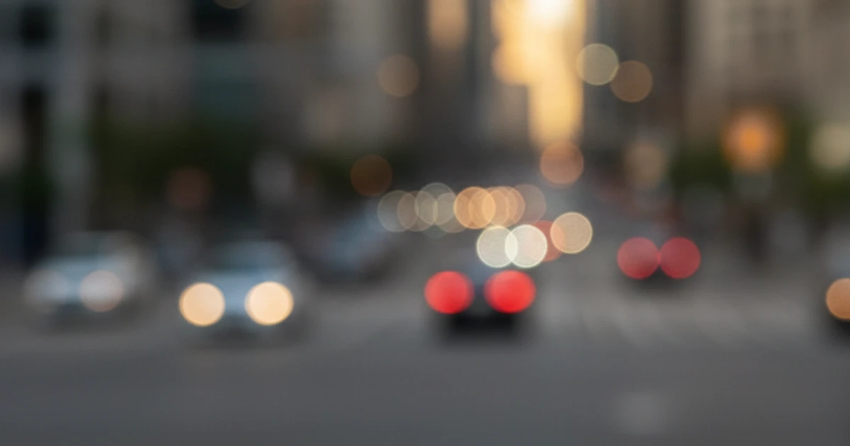 Montre Emporio Armani portée par une femme au quotidien