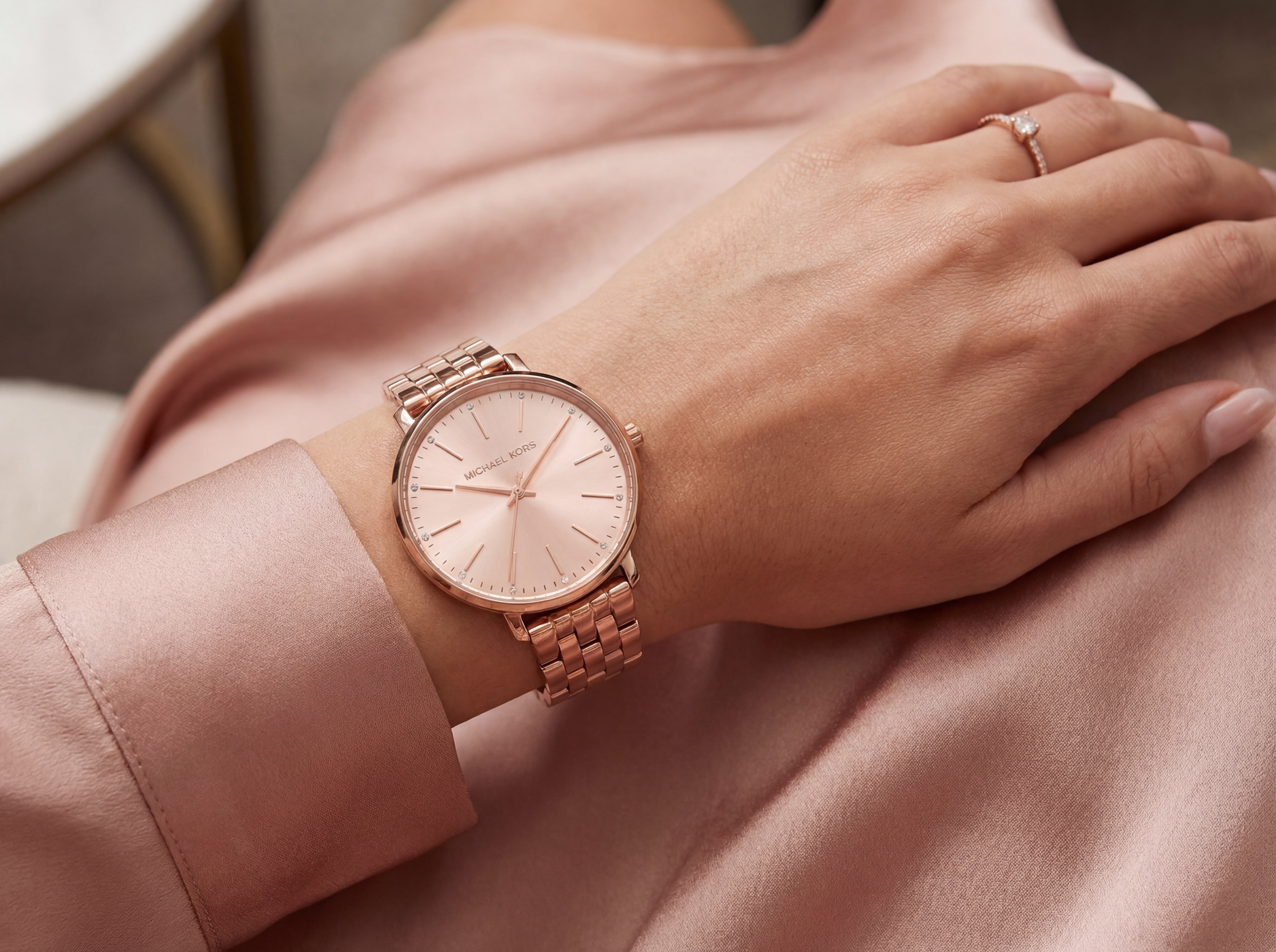 Montre Michael Kors Or Rose Femme : Le Guide Ultime du Glamour Accessible