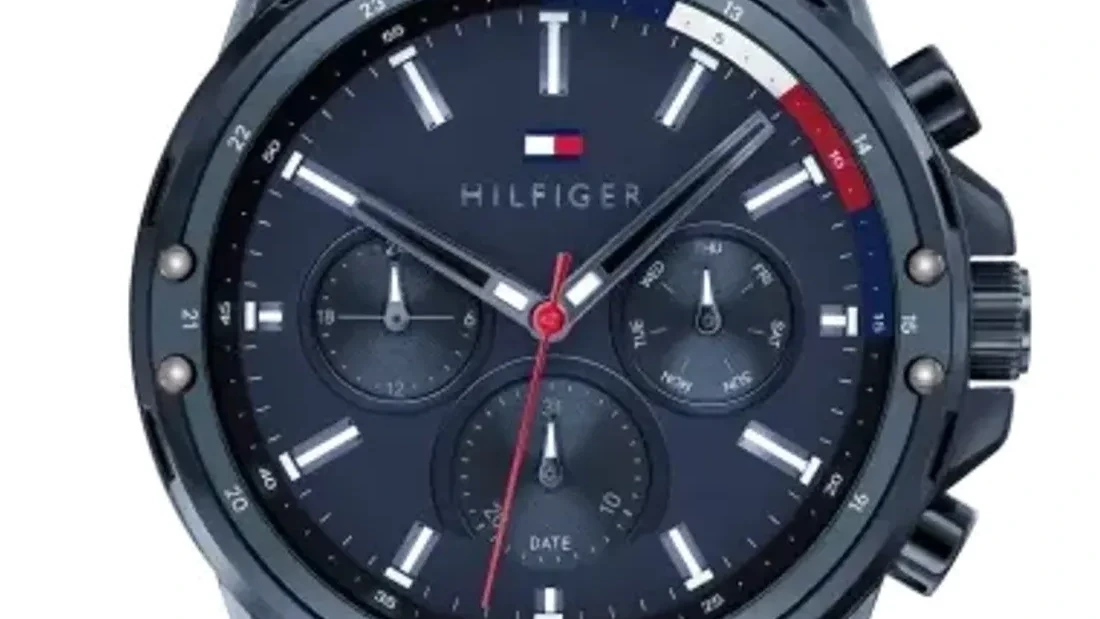 Montre Tommy Hilfiger Mason : trois compteurs jour, date et 24 heures, et aucun poussoir sur le flanc du boîtier
