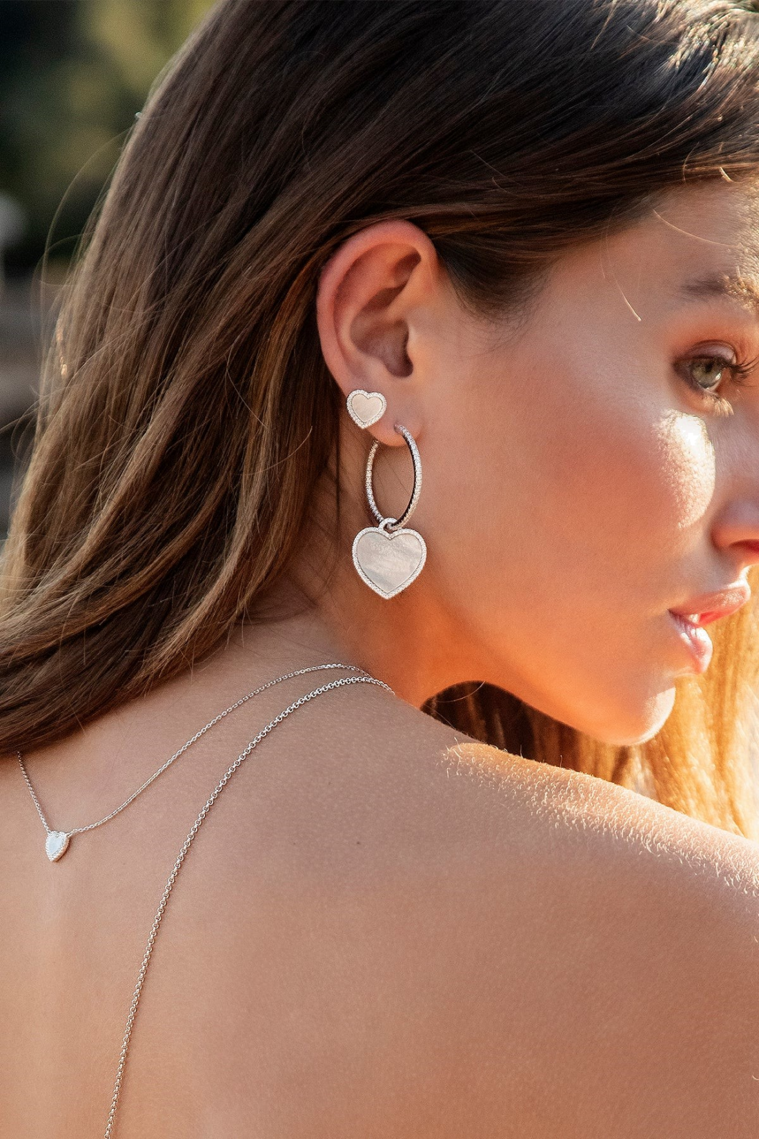 Boucles d'oreilles créoles APM Monaco coeur en argent massif vue 3