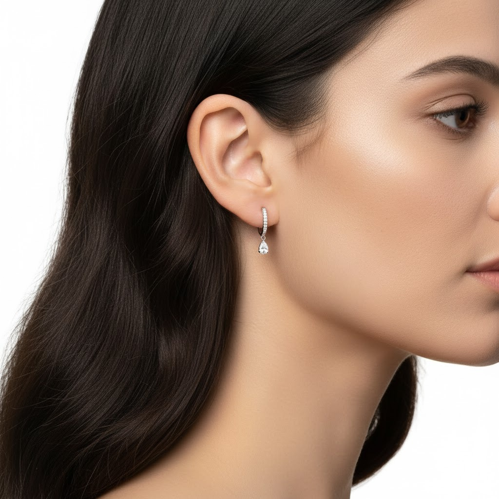 Boucles d'oreilles créoles pour femme APM Monaco, argent 925 et zirconiums, réf. 112216 vue 3