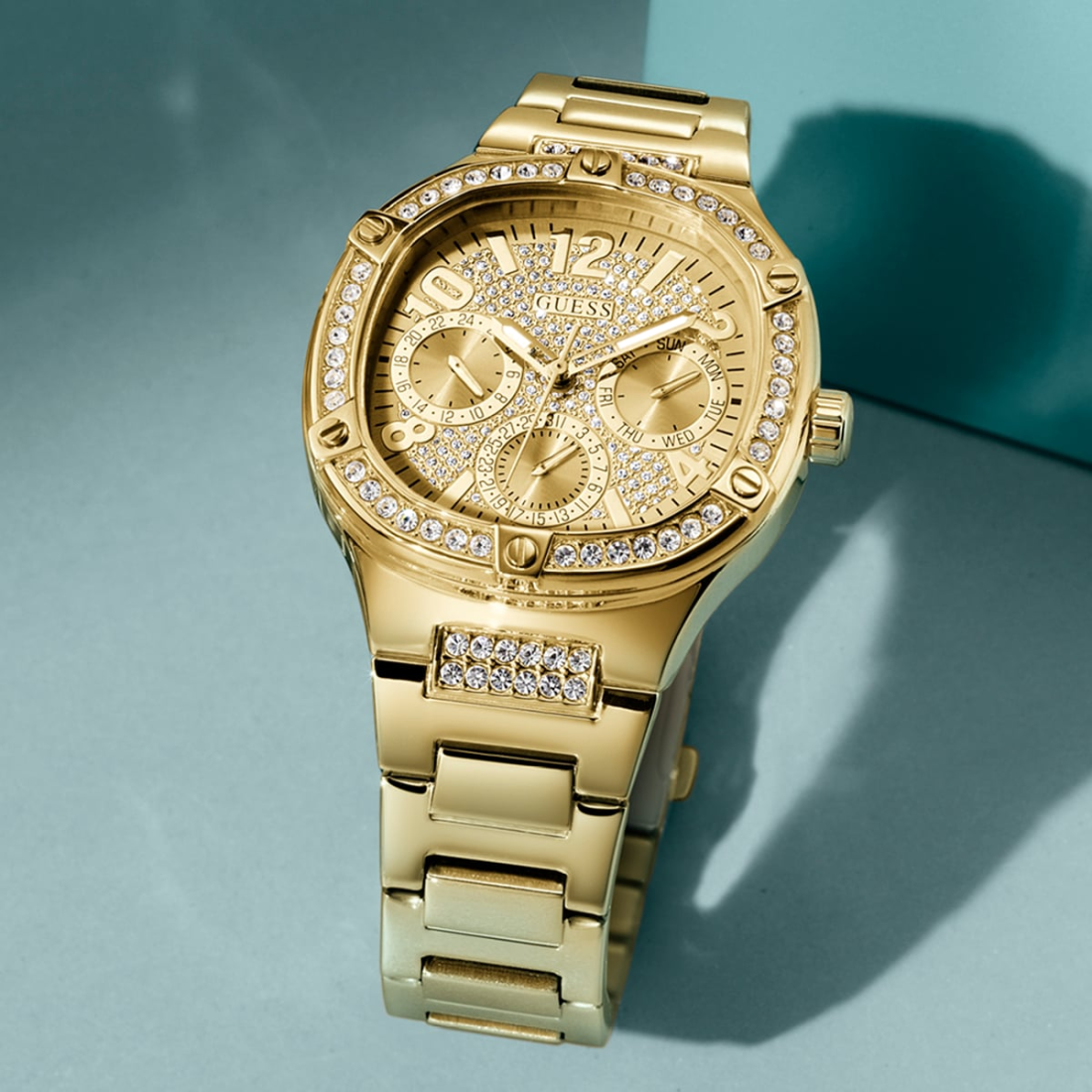 Montre Guess Duchess GW0558L2 multifonction en acier doré jaune vue 5