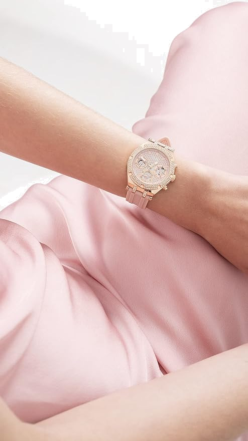 Montre Femme Guess Heiress GW0407L3 bracelet silicone rose boitier orné de strass vue 5