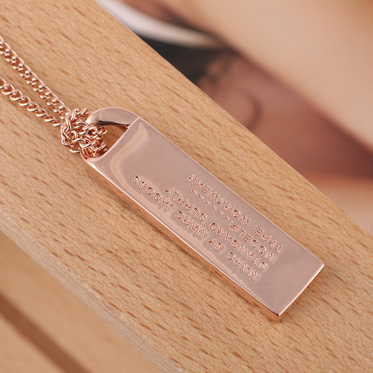 Collier chaine Marc by Marc Jacobs en acier plaqué or rose avec plaque logo - Réf. 109244 vue 5