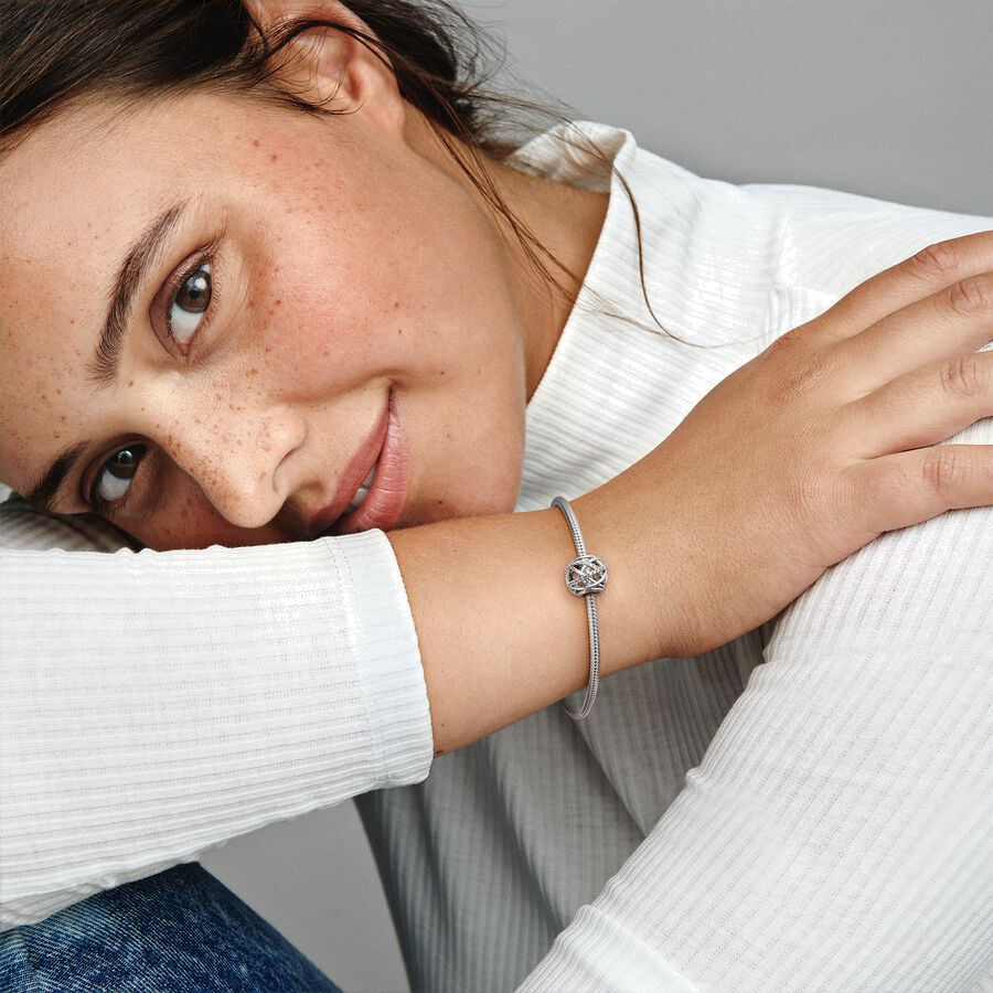 Charm Pandora Moments Argent 925 - Réf. 791388CZ - Charm ajouré à motifs scintillants pour femme vue 2