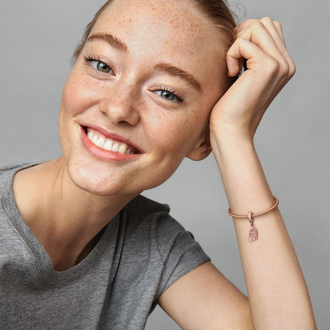 Pandora 789552C01 - Pendentif Charm feuille de chêne rose en argent 925 pour femme vue 4