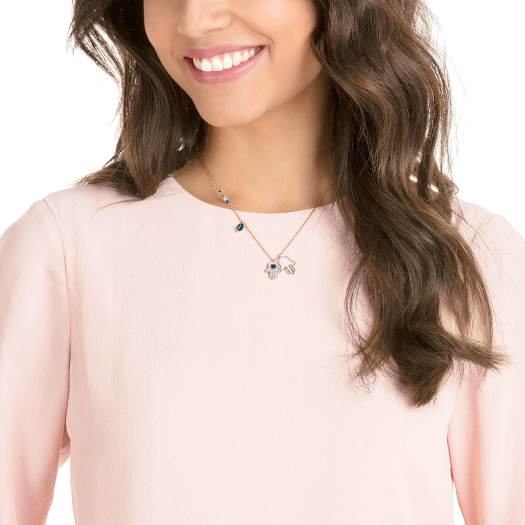 Collier Swarovski Duo Hamsa 5396882 en métal plaqué or rose avec cristaux blancs et bleus pour femme vue 3