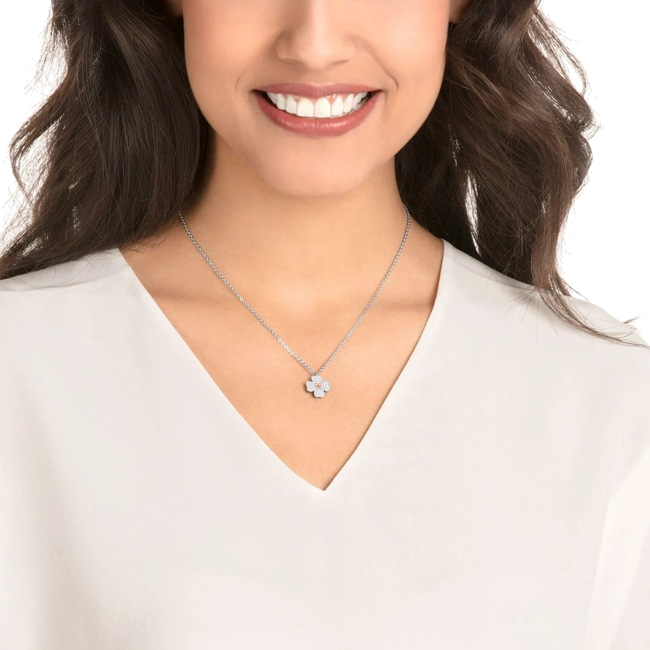 Collier Swarovski Latisha Flower 5368980 en métal plaqué rhodium argent, pendentif floral réversible avec cristaux, pour femme vue 4