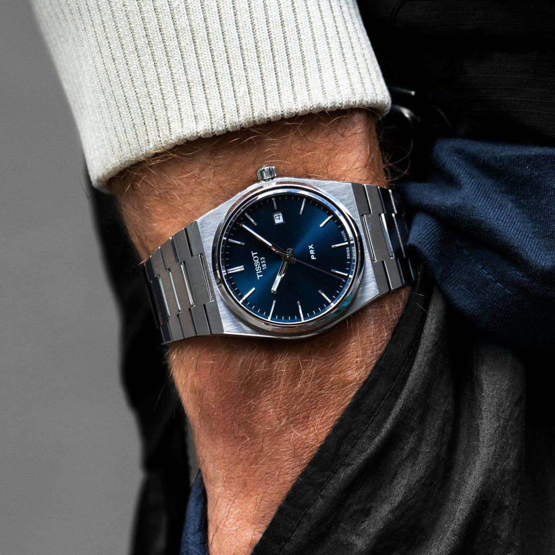 Montre Tissot PRX 80 quartz T137.410.11.041.00 cadran bleu vue 3