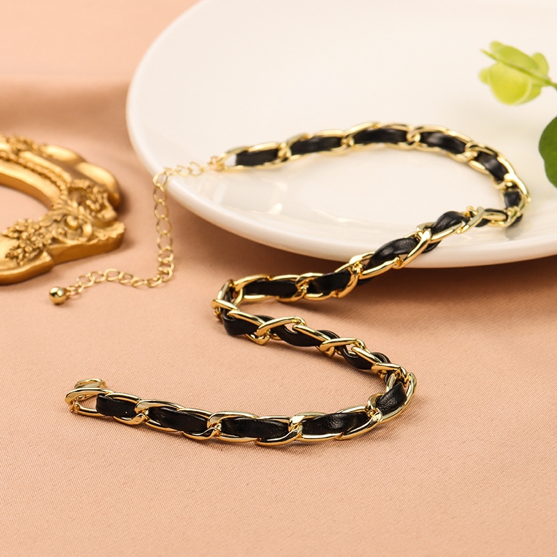 Collier pour femme Victoria Bradley C523 en acier plaqué or, 35 cm vue 3